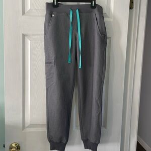 Figs Women’s Jogger Scrub Pants in Graphite
